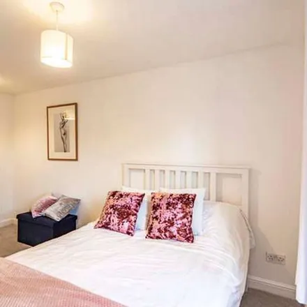 Image 7 - Cleeve Road, Goring-on-Thames, RG8 9BF, United Kingdom - Apartment for rent