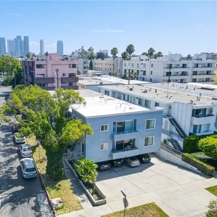 Buy this 12 bed house on 10788 Missouri Avenue in Los Angeles, CA 90025