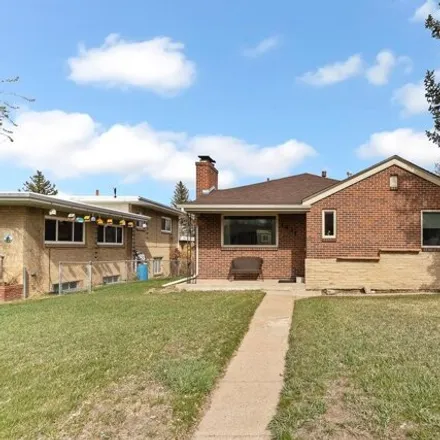 Image 2 - 1815 Converse Avenue, Cheyenne, WY 82001, USA - House for sale