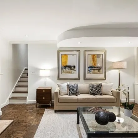 Image 3 - 57 East 75th Street, New York, NY 10021, USA - Townhouse for sale