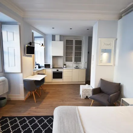 Rent this 1 bed apartment on Colégio e Igreja de Nossa Senhora do Carmo in Rua da Sofia, 3000-389 Coimbra