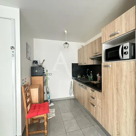 Rent this 2 bed apartment on 14-16 Place de l'Europe in 77184 Émerainville, France