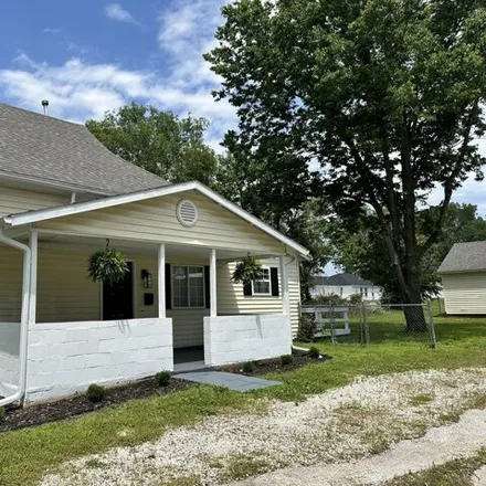 Buy this 3 bed house on 426 Lead Street in Carterville, Jasper County