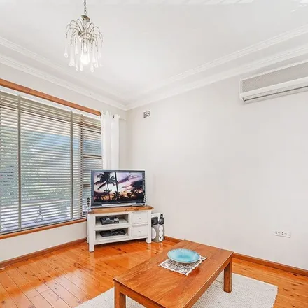 Rent this 3 bed apartment on 18 Kirkwood Avenue in North Epping NSW 2121, Australia