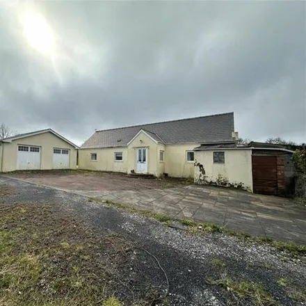 Buy this 2 bed house on A4066 in Laugharne, SA33 4QS