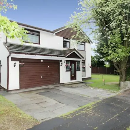 Buy this 5 bed house on Thirlmere Close in Adlington, PR6 9QD