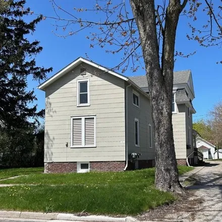 Buy this 4 bed house on 863 North Bond Street in Saginaw, MI 48602