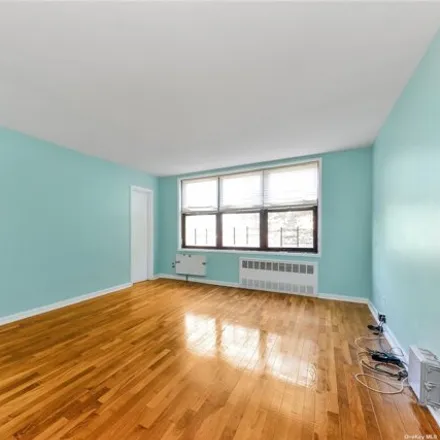 Image 3 - 1165 East 54th Street, New York, NY 11234, USA - Apartment for sale