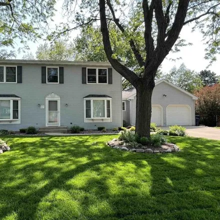 Buy this 5 bed house on 614 Cambridge Drive in Janesville, WI 53548