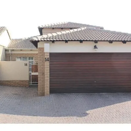 Rent this 3 bed apartment on Moreleta Kloof Nature Reserve in Douglas Scholtz Street, Erasmuskloof