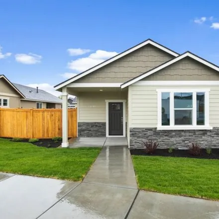 Buy this 3 bed house on Southwest Lava Place in Redmond, OR 97756