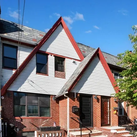 Image 3 - 63-56 83rd Place, New York, NY 11379, USA - Duplex for sale