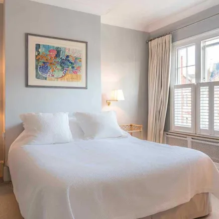 Rent this 3 bed apartment on Bowerdean Street in London, SW6 3TT