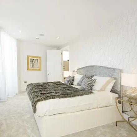 Buy this 3 bed apartment on Highgate Golf Club in Denewood Road, London