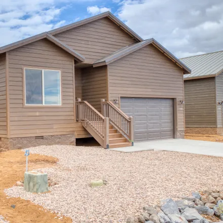 Buy this 3 bed house on 1962 Maritime Dsrive in White Mountain Lakes Estates, AZ 85901
