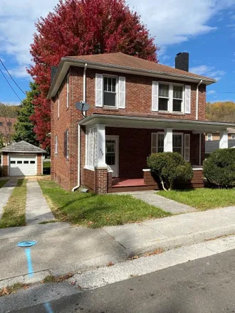 Image 1 - 328 Tazewell Avenue, Bluefield, Tazewell County, VA 24605, USA - House for sale