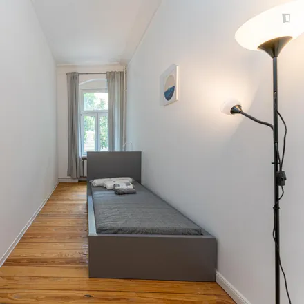 Rent this 5 bed room on 44 Brekkie in Gabriel-Max-Straße 2, 10245 Berlin
