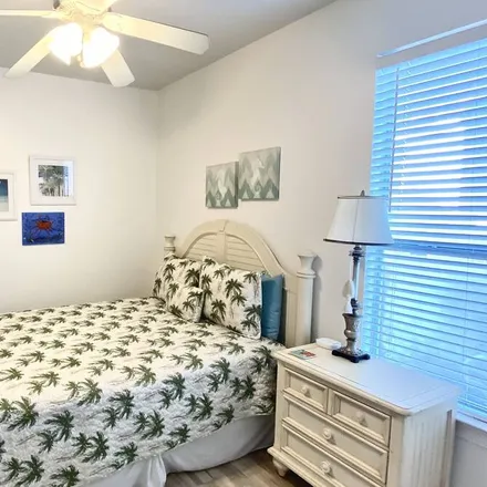 Rent this 3 bed house on Destin