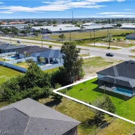 Image 4 - 309 Chiquita Boulevard North, Cape Coral, FL 33993, USA - House for sale