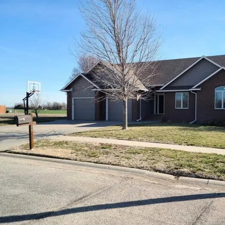 Buy this 5 bed house on 556 Prarie Park Lane in Buhler, Reno County