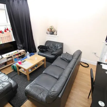 Image 4 - The Red Lounge, 71 Wood Road, Y Graig, CF37 1RJ, United Kingdom - Townhouse for rent