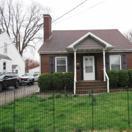 Rent this 3 bed house on 2673 North Bigelow Street in Peoria, IL 61604