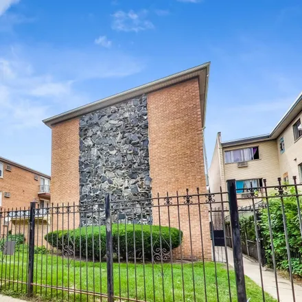 Buy this 2 bed house on 1723-1727 West Touhy Avenue in Chicago, IL 60645
