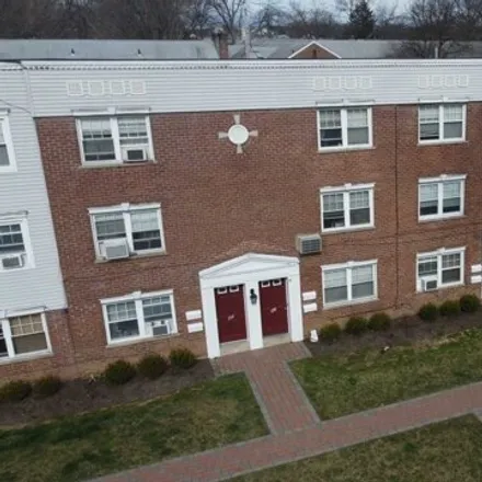 Buy this studio apartment on 198 Hastings Avenue in Rutherford, NJ 07070