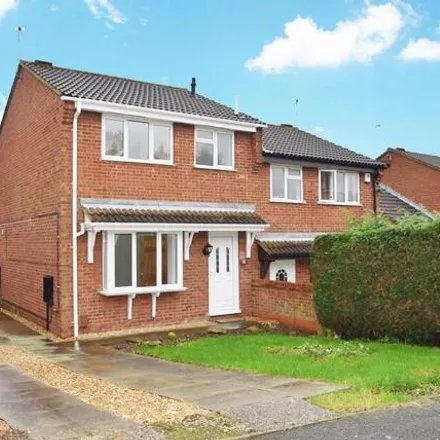 Rent this 3 bed duplex on Timbersbrook Close in Derby, DE21 2BW
