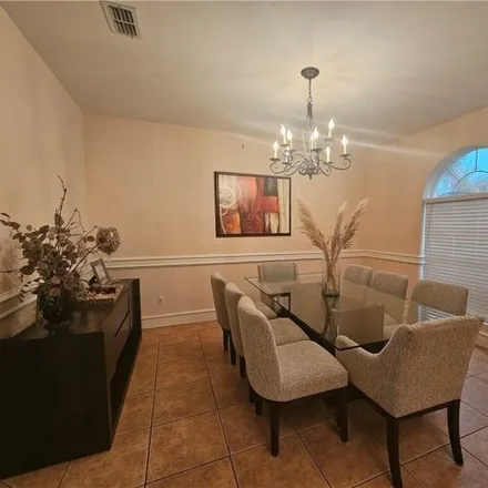 Image 3 - 2019 Sabinal Street, Mission, TX 78572, USA - House for rent