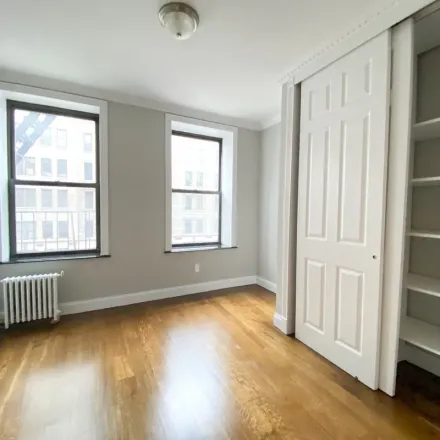 Image 4 - Steven E. Hiller, 168 East 24th Street, New York, NY 10010, USA - Apartment for rent
