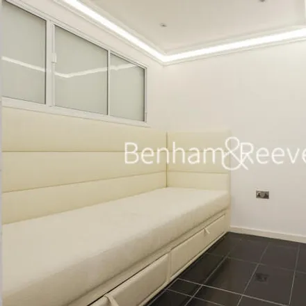 Image 9 - 7-11 St Catherine's Mews, London, SW3 2PU, United Kingdom - Room for rent