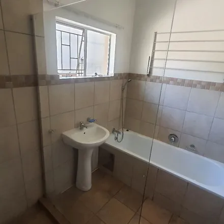 Image 1 - unnamed road, Garsfontein, Gauteng, 0043, South Africa - Townhouse for rent