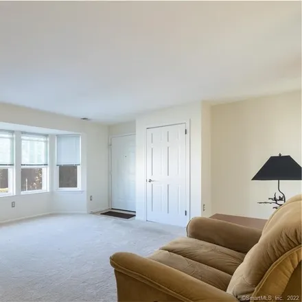 Image 4 - 21 Woodhill Road, Naugatuck Gardens, Milford, CT 06461, USA - Condo for sale