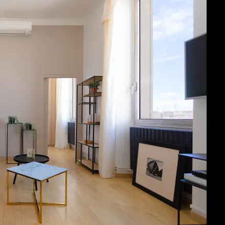 Image 2 - 27 Quai Rive Neuve, 13007 7e Arrondissement, France - Apartment for rent