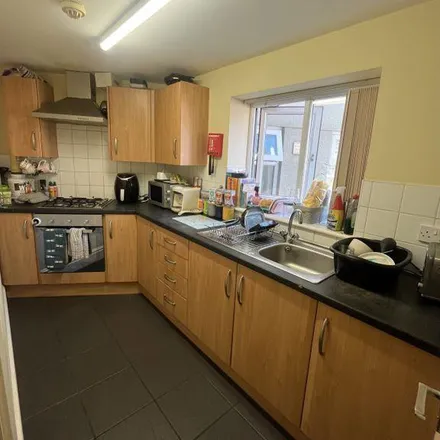 Rent this 5 bed apartment on SMITHDOWN RD/GRANVILLE RD in Smithdown Road, Liverpool