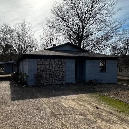 Image 1 - 997 West 14th Street, Russellville, AR 72801, USA - House for sale