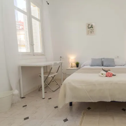 Rent this 4 bed room on Calle Alférez Delgado Alés in 29007 Málaga, Spain