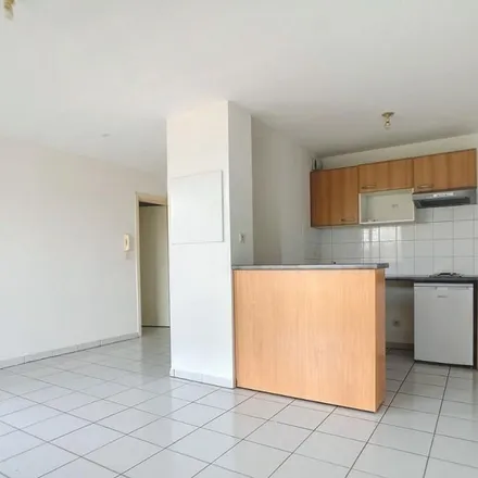 Rent this 2 bed apartment on 82 Route de Labège in 31400 Toulouse, France