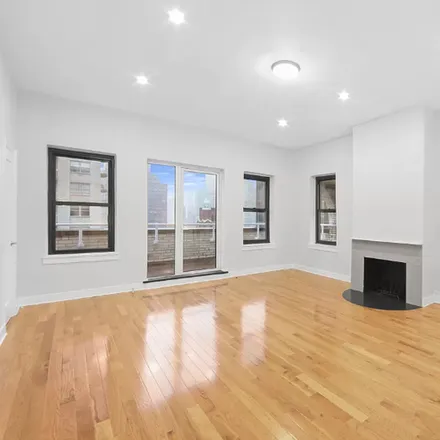Rent this 3 bed duplex on E 57th St