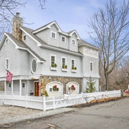 Image 1 - 10 Risley Road, Marblehead, MA 01945, USA - House for rent