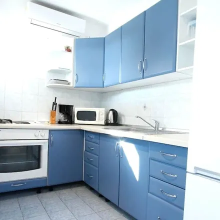 Rent this 3 bed apartment on 23232