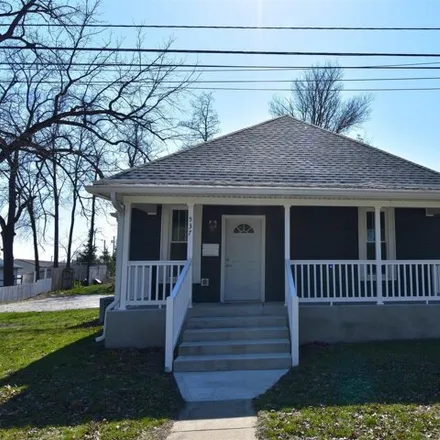 Image 2 - 435 West 11th Street, Winamac, IN 46996, USA - House for sale