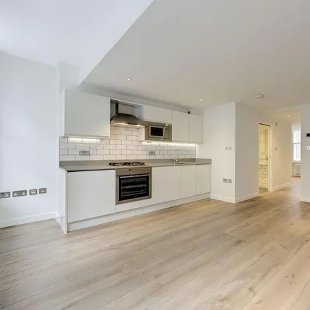 Image 5 - Le Beaujolais, 25 Litchfield Street, London, WC2H 0BF, United Kingdom - Apartment for rent