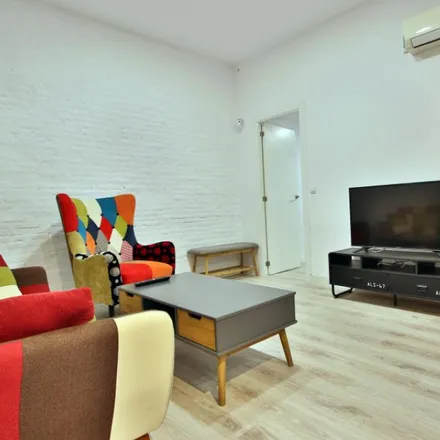 Rent this 3 bed apartment on Carrer de Roderic d'Osona in 8, 46023 Valencia