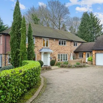 Buy this 5 bed house on Halfacre Hill in Chalfont St Peter, SL9 9UD