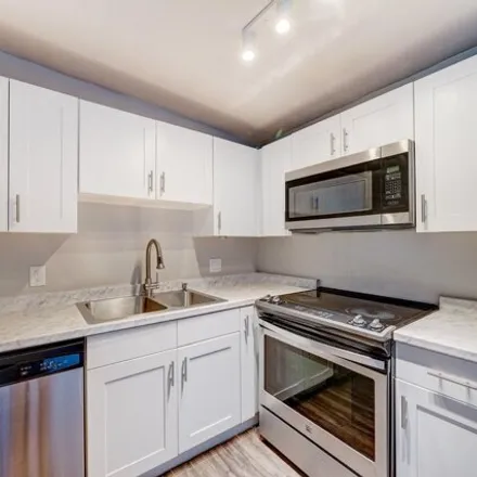 Rent this 1 bed apartment on 948 East Devonshire Avenue in Phoenix, AZ 85014