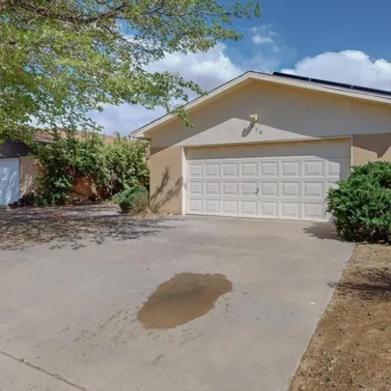 Image 1 - 852 Entrada Drive, Los Lunas, NM 87031, USA - House for sale