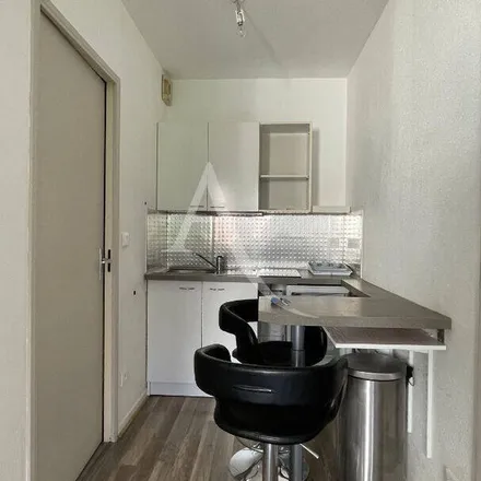Image 5 - 28 Rue Saint-Alexandre, 71100 Chalon-sur-Saône, France - Apartment for rent