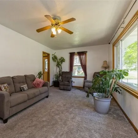 Image 7 - 4020 39th Street, Des Moines, IA 50310, USA - House for sale